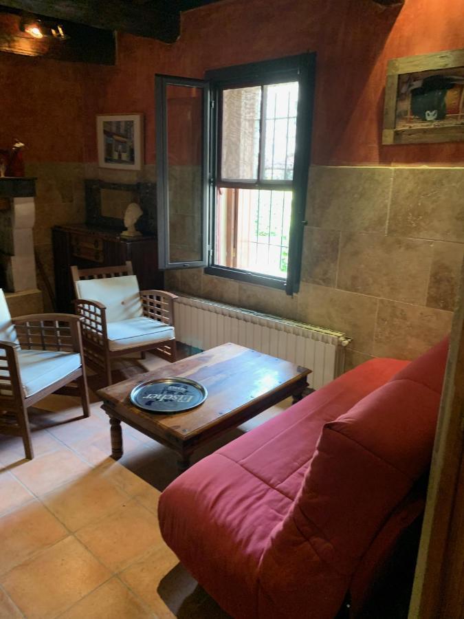 La Maison Sur La Place 艾格-莫尔特 外观 照片