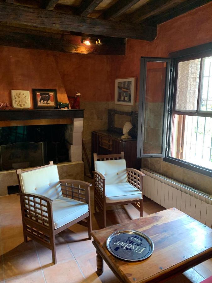 La Maison Sur La Place 艾格-莫尔特 外观 照片