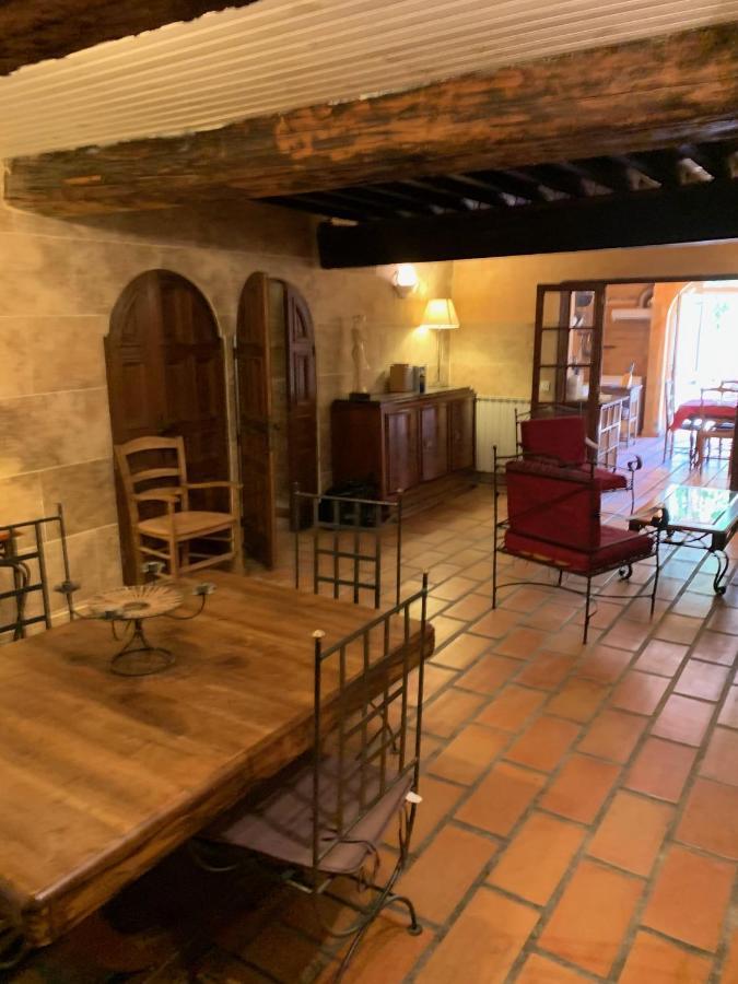 La Maison Sur La Place 艾格-莫尔特 外观 照片